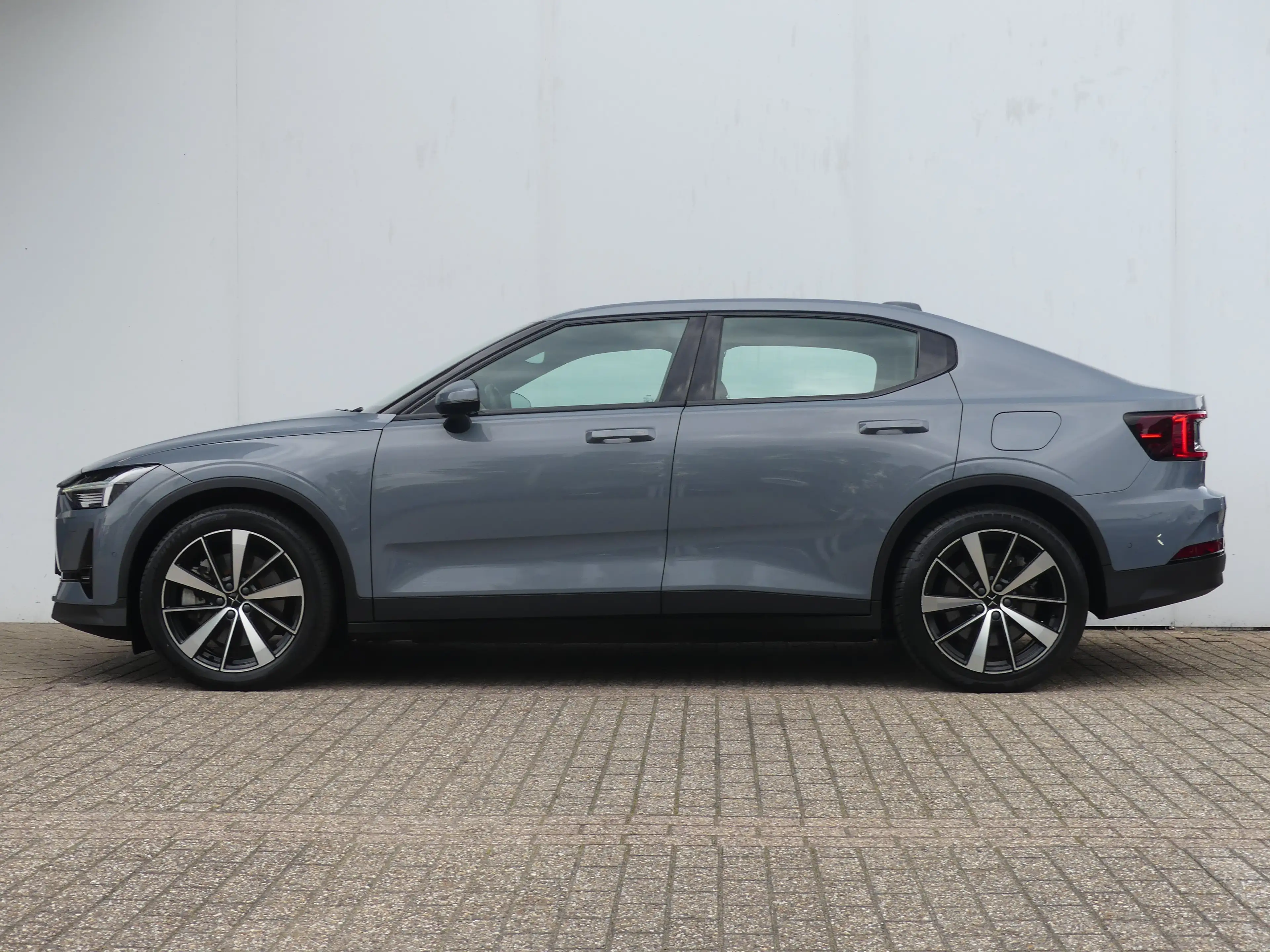 Polestar 2 Long Range Dual Motor Launch Edition 78kWh | SOH 9 — photo 2