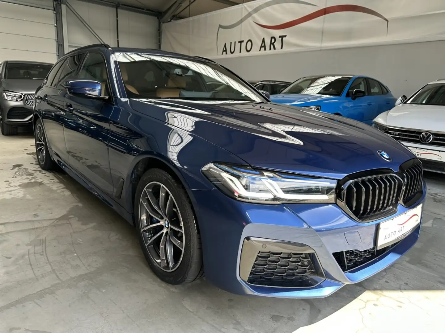 BMW 530 e M Sport Laser ACC Pano SHZ HUD Blau - 1
