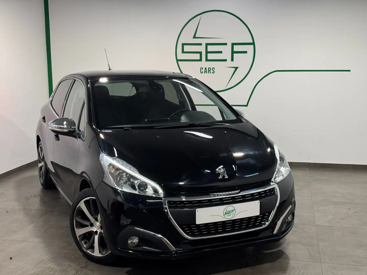 Peugeot 208 ** 1.5 BlueHDi ** Allure ** Garantie 12 mois ** Negro - 1