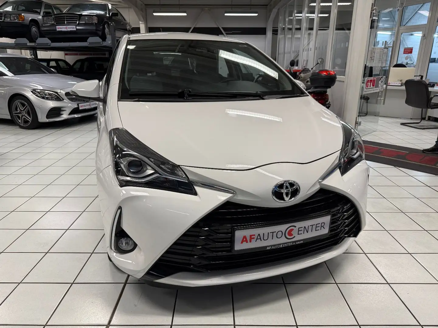 Toyota Yaris 1.5 Team D*Klima.*Kamera*Sitzheizung Weiß - 2