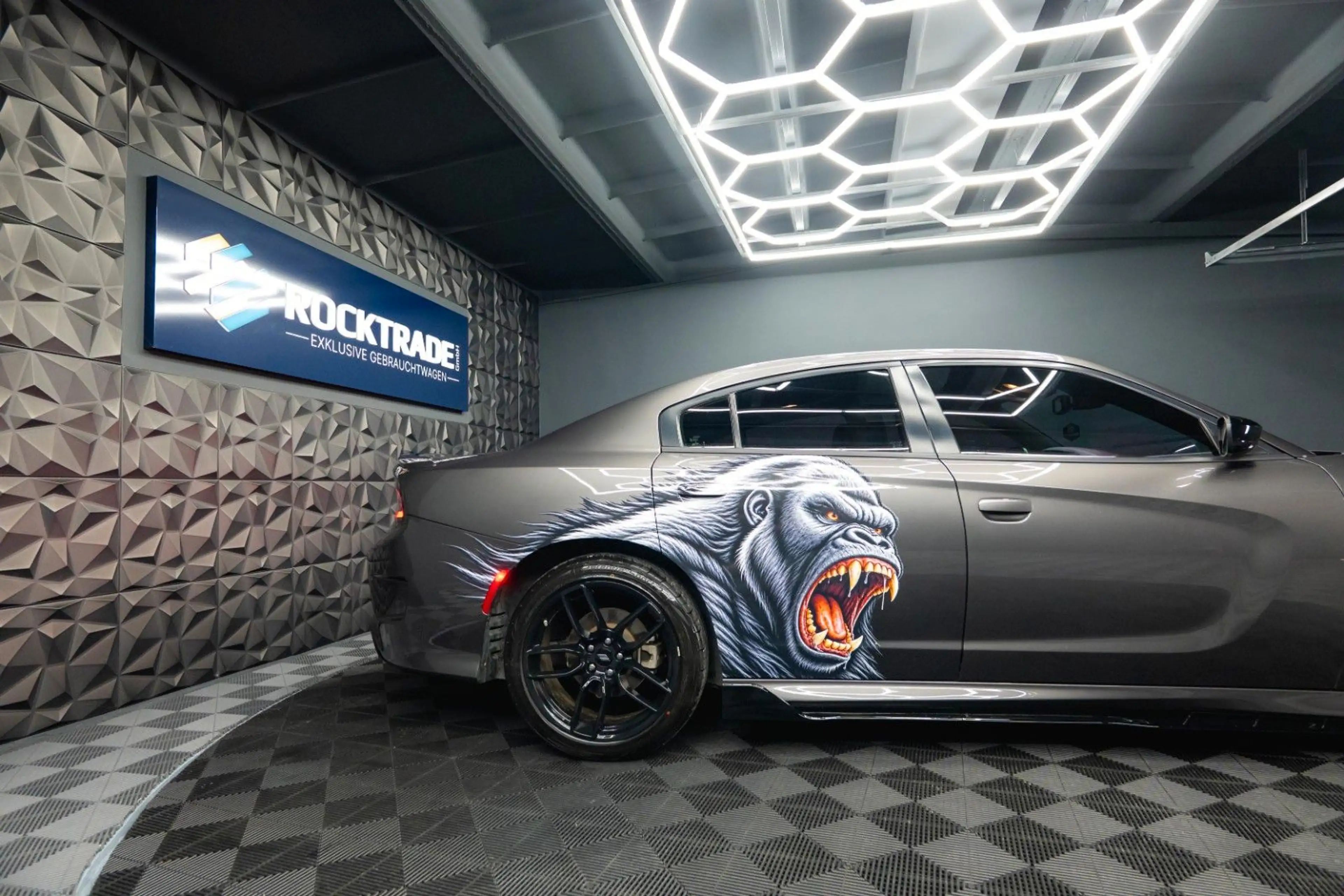 Dodge Charger 5.7 V8 HEMI R/T KONG Night Performance — photo 8