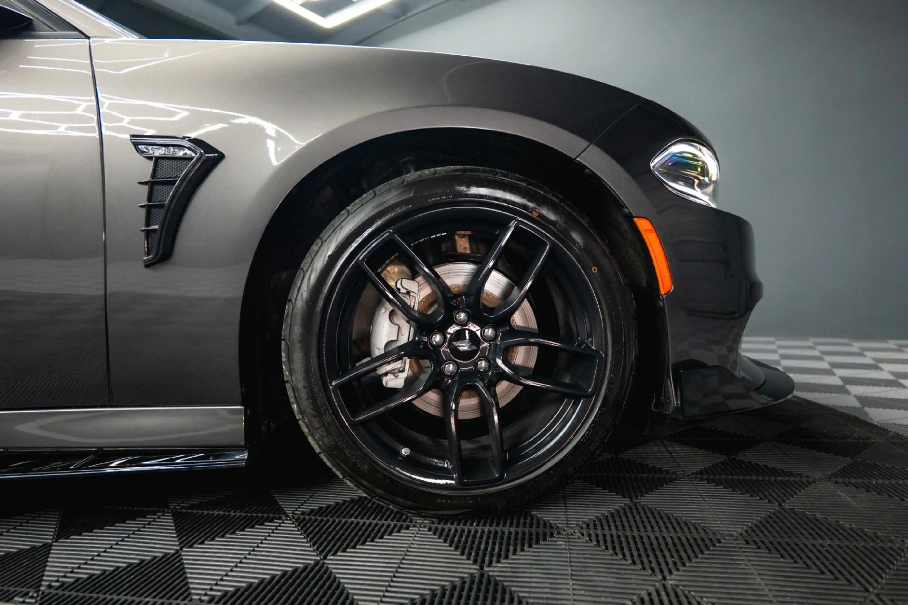 Dodge Charger 5.7 V8 HEMI R/T KONG Night Performance — photo 10