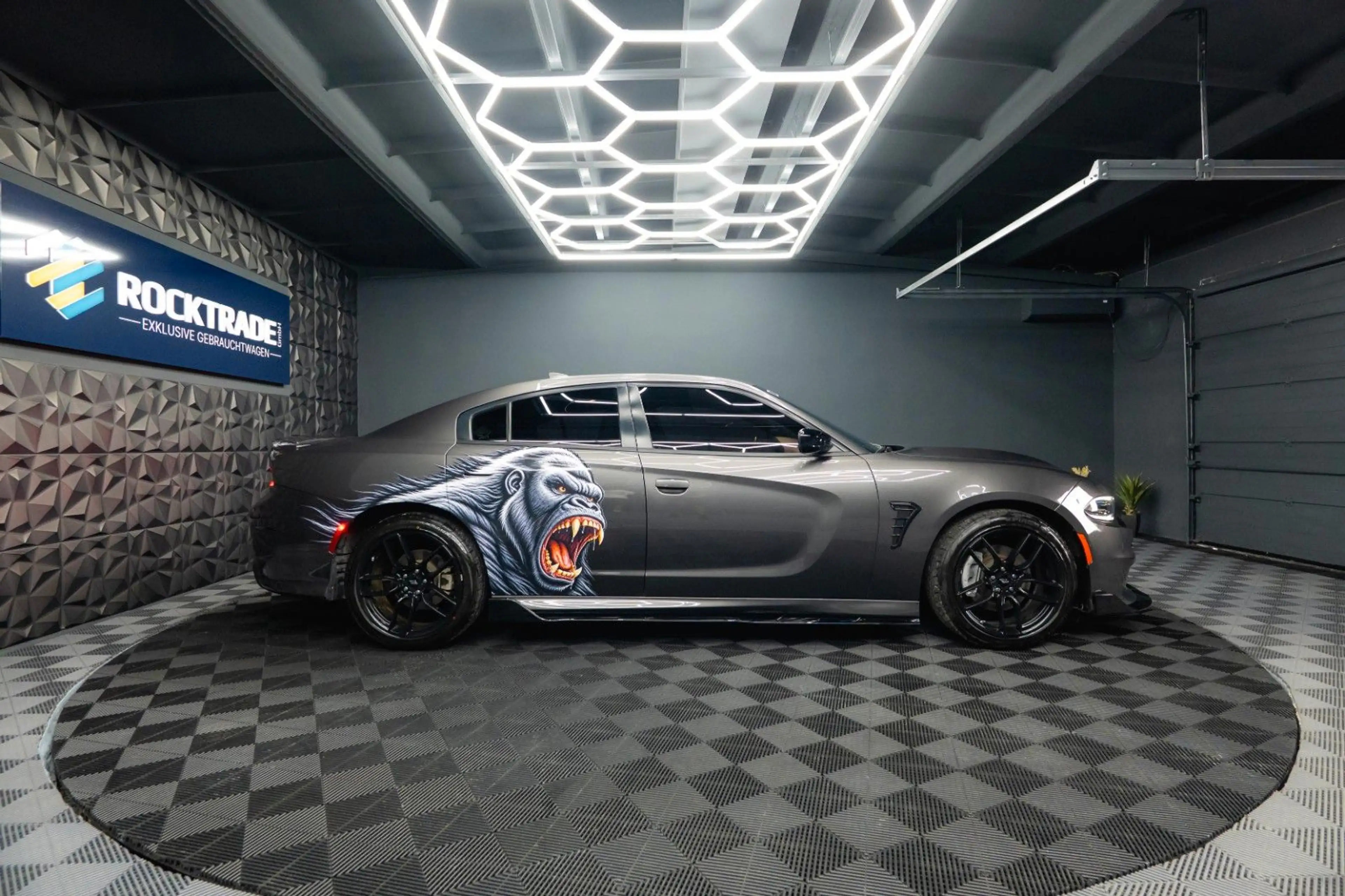 Dodge Charger 5.7 V8 HEMI R/T KONG Night Performance — photo 7
