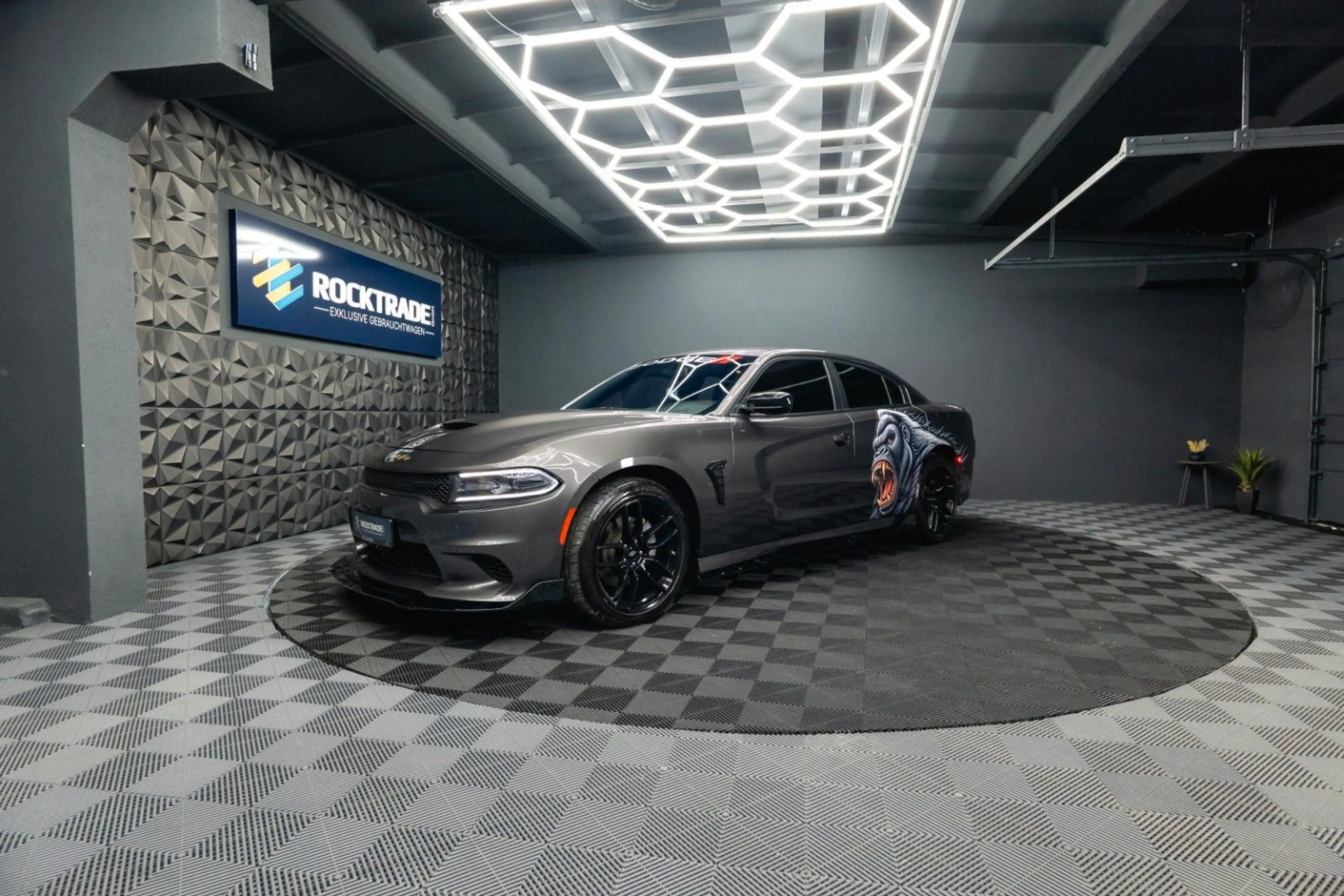 Dodge Charger 5.7 V8 HEMI R/T KONG Night Performance — photo 2