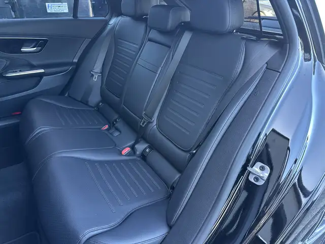 Mercedes-Benz C Class view 10