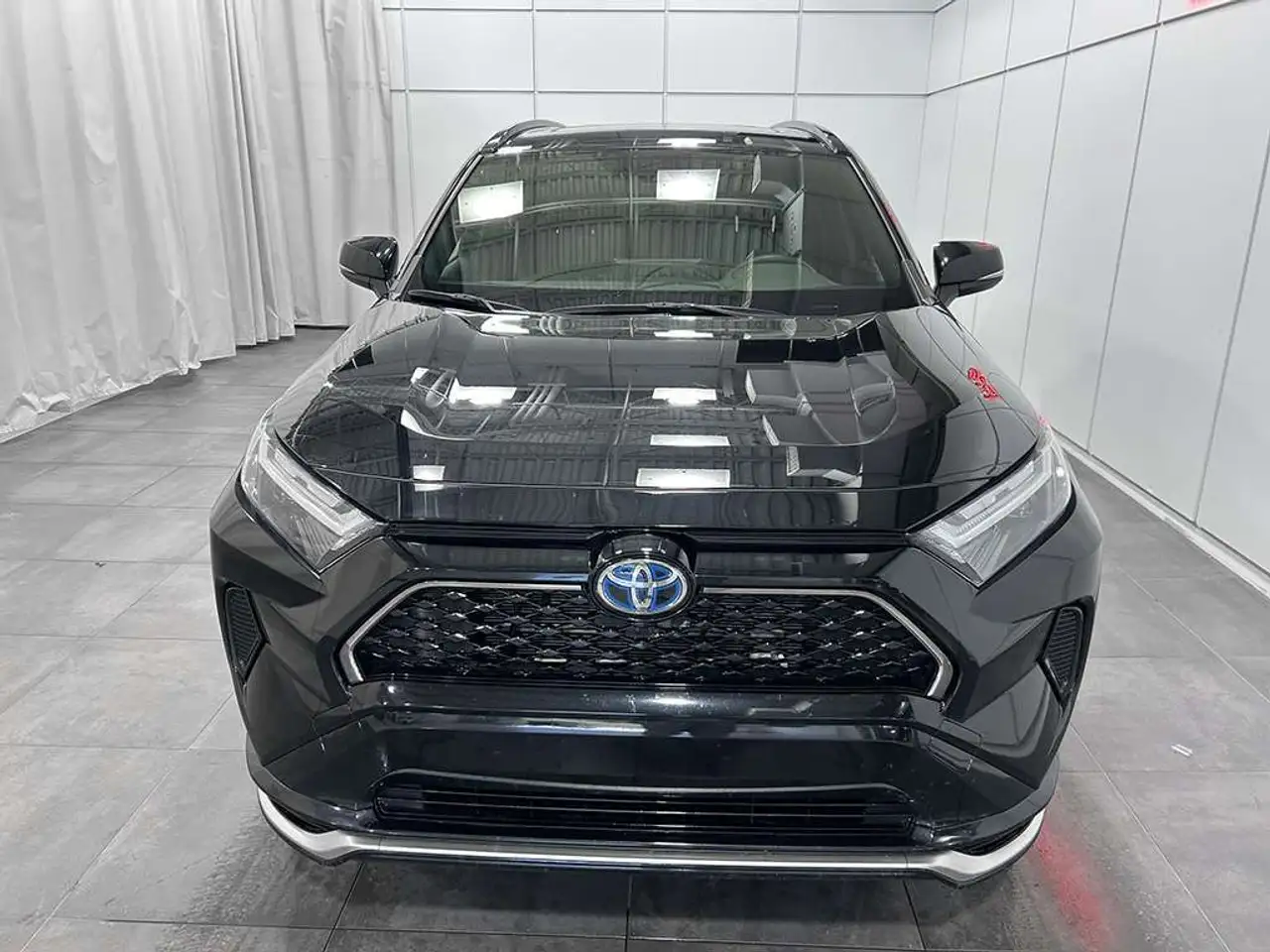 Toyota RAV 4 Prime снимка Toyota RAV 4 Prime