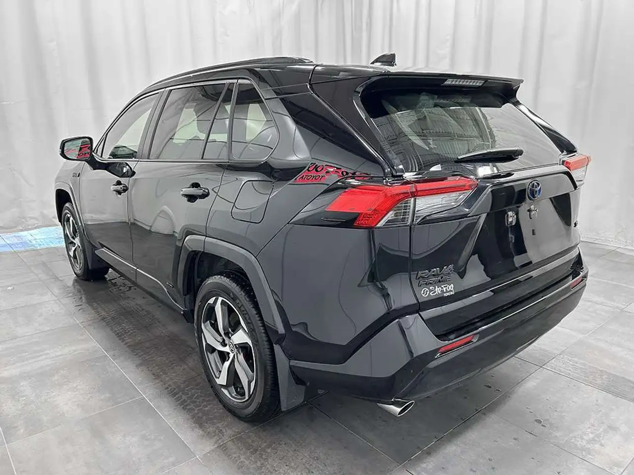 Toyota RAV 4 Prime снимка Toyota RAV 4 Prime