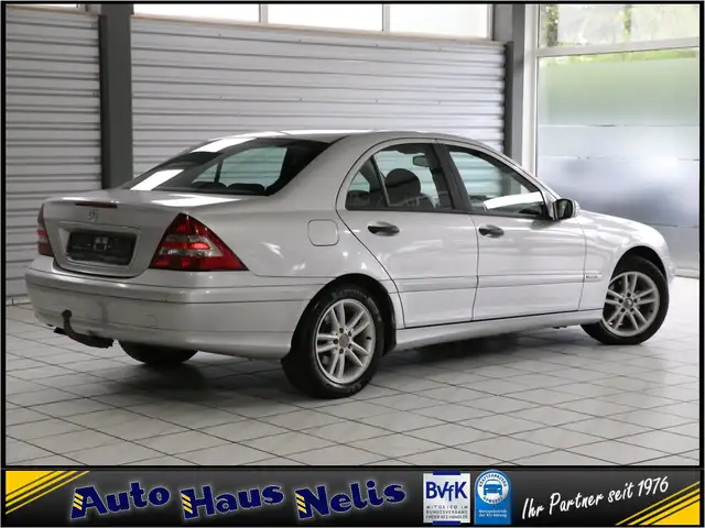 Mercedes-Benz C-Class view 24