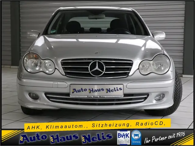 Mercedes-Benz C-Class view 3