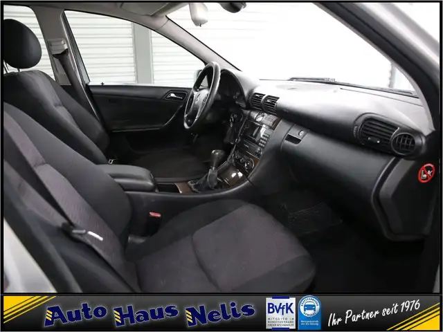 Mercedes-Benz C-Class view 27