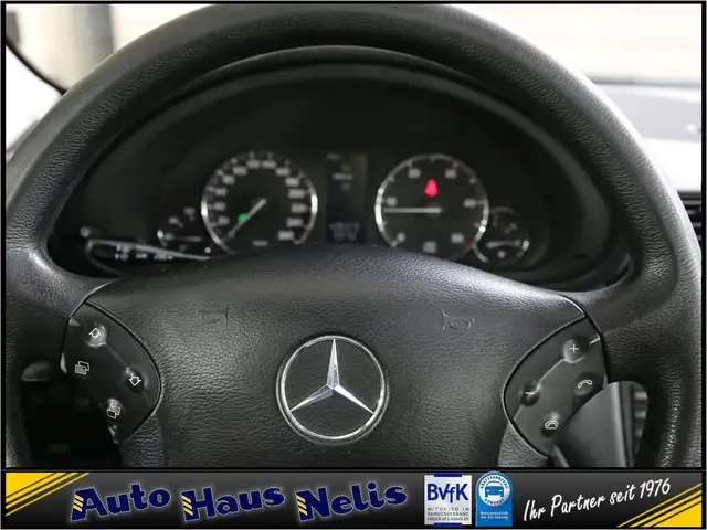 Mercedes-Benz C-Class view 11