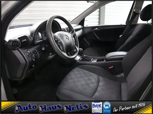 Mercedes-Benz C-Class view 8