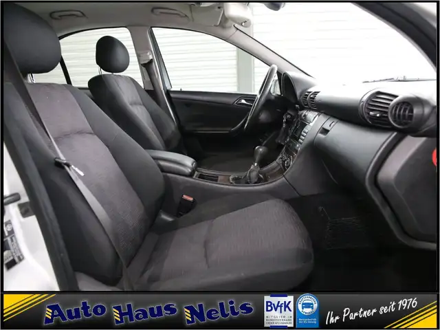 Mercedes-Benz C-Class view 26