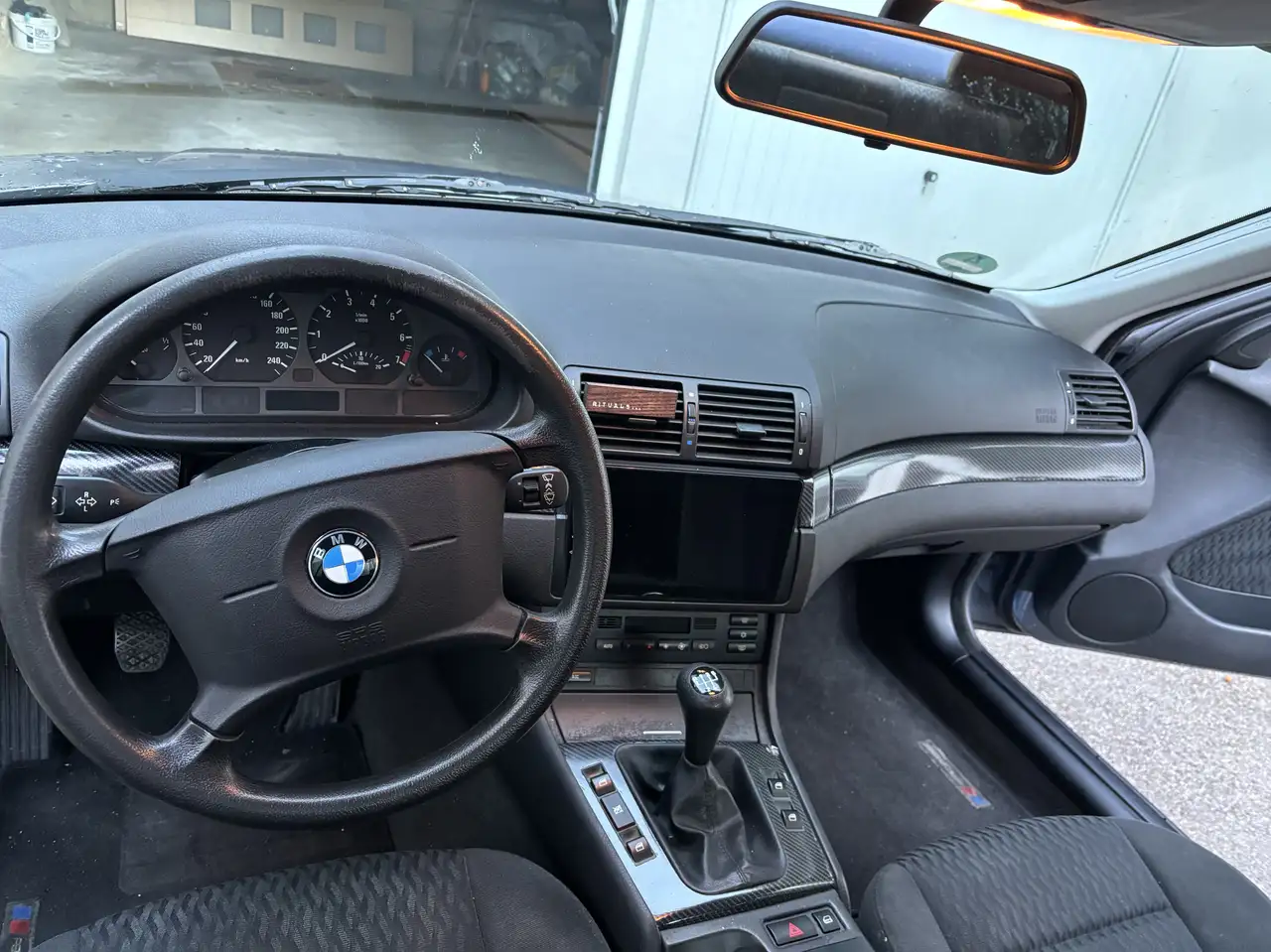 BMW 318i, foto 10