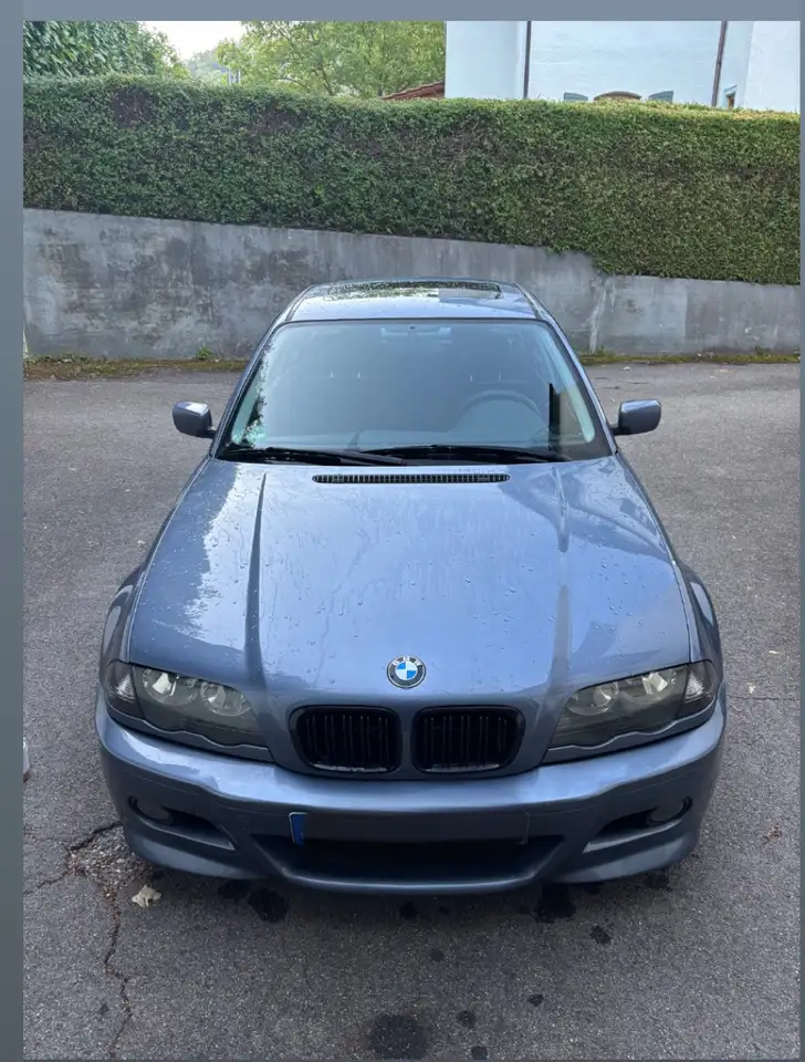 BMW 318i, foto 1
