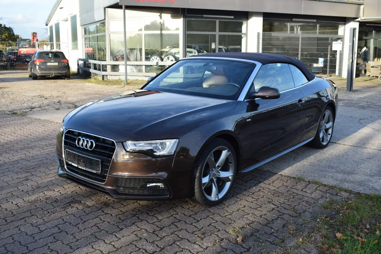 Audi A5 Cabriolet S-LINE 2.0 TDI *2.HAND* Braun - 1