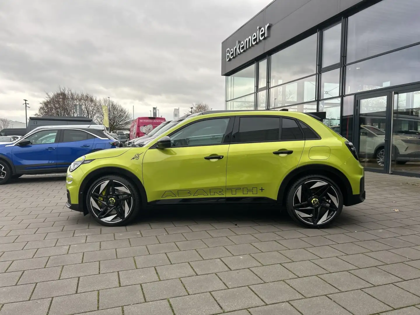 Abarth 600e Scorpionissima 280PS *54kwh* Zöld - 2