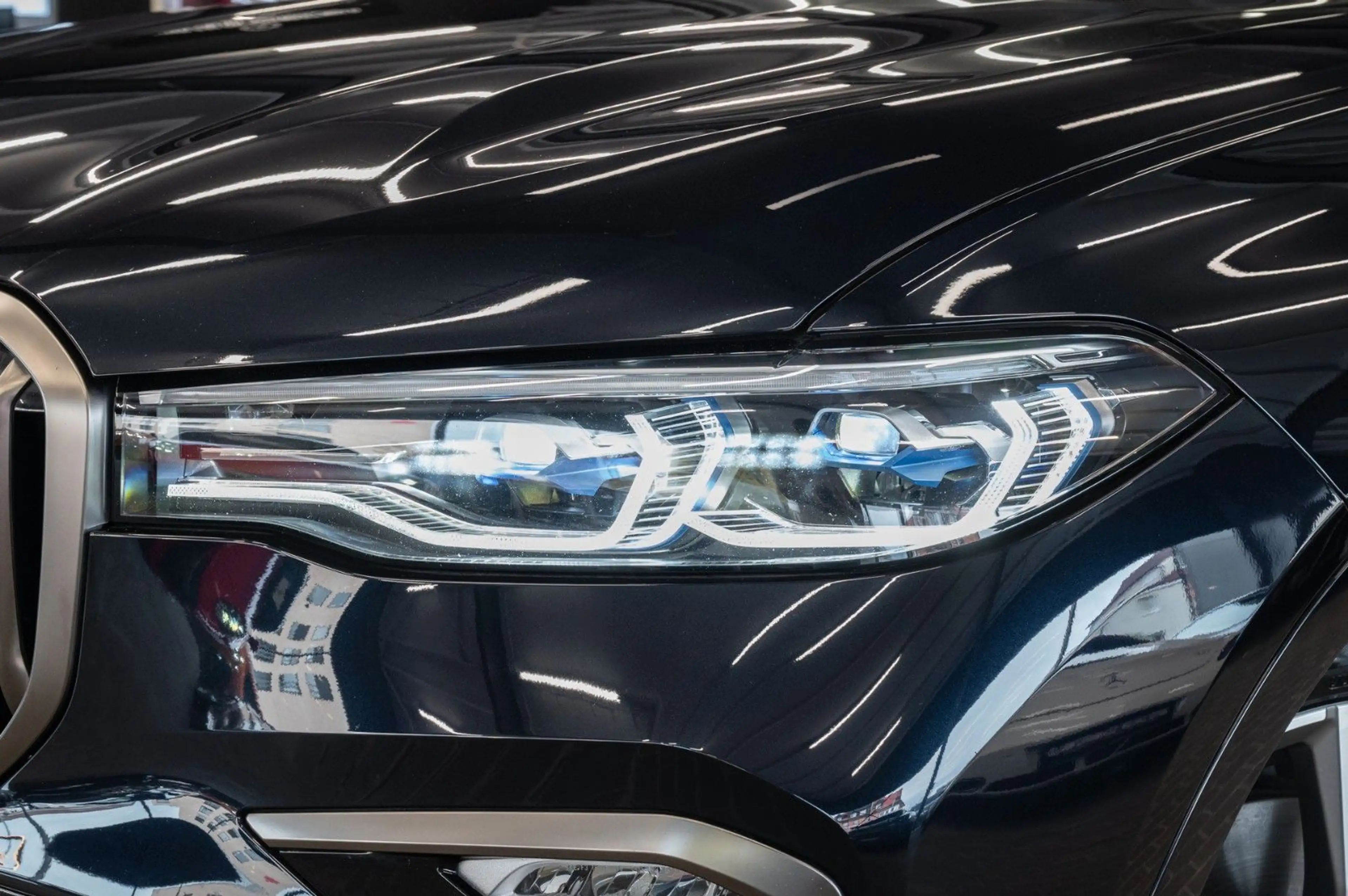 BMW X7 M i xDrive|M-AGA|PANO|BMW INDIVIDUAL|STDHZ — photo 4
