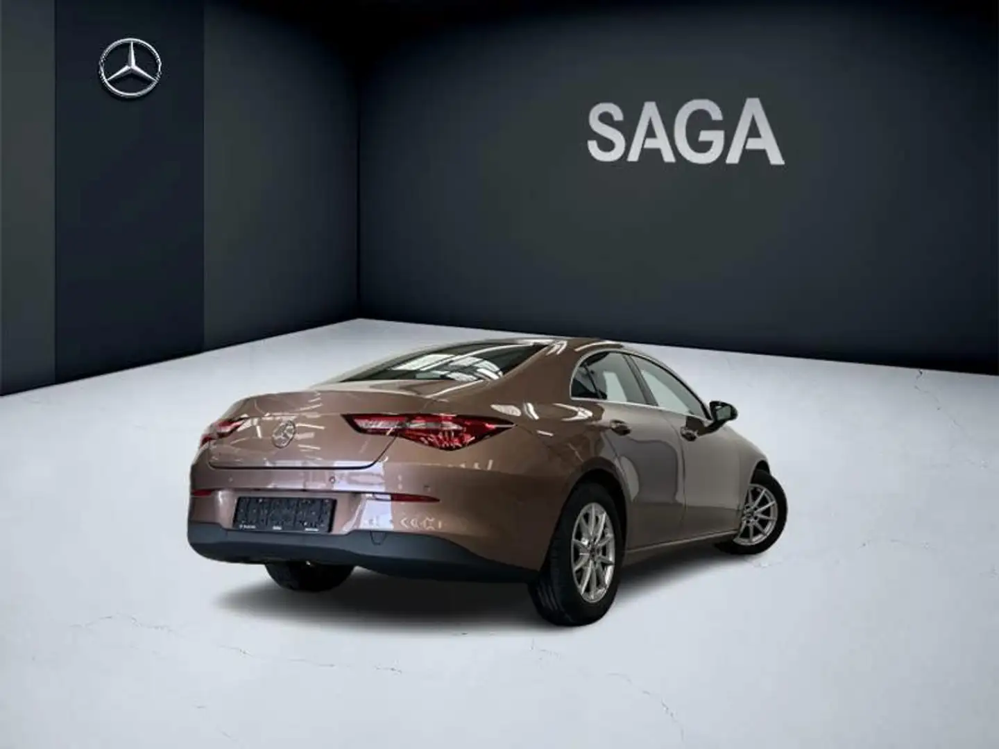 Mercedes-Benz CLA 180 Coupé Business Goud - 2