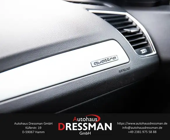 Audi SQ5 view 16