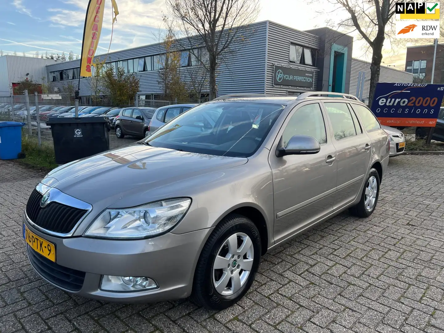 Skoda Octavia Combi 1.4 TSI - NIEUWE APK - TREKHAAK ! Beige - 1