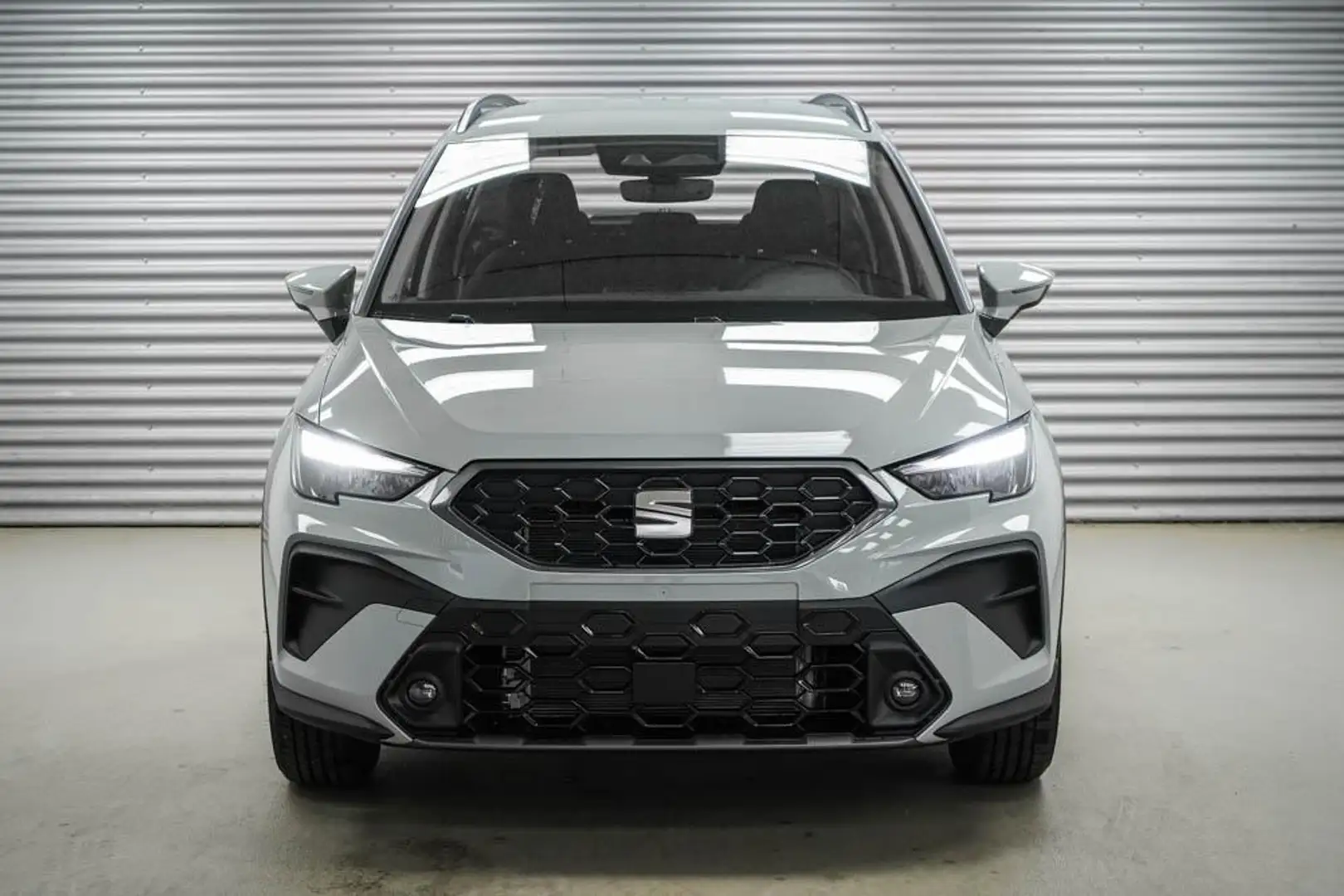 SEAT Arona neues Modell 1,0 TSI Reference - LAGER 70 kW (9... Grau - 2