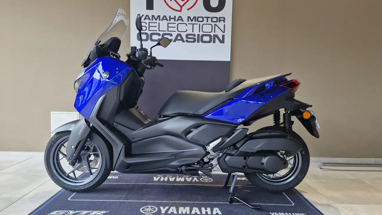 Yamaha X-Max 125