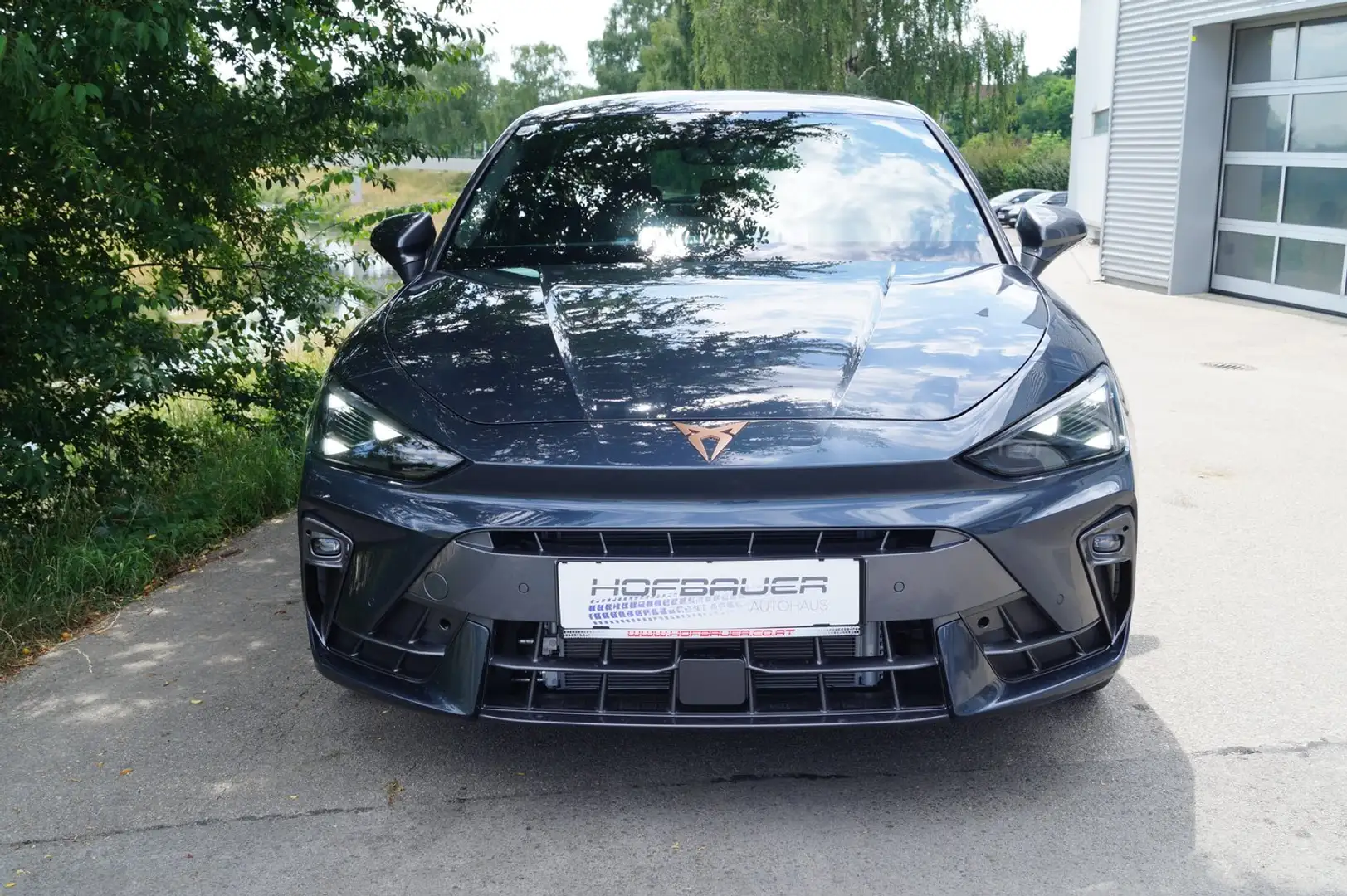 CUPRA Leon 1.5 TSI 150 PS ACT Grau - 2