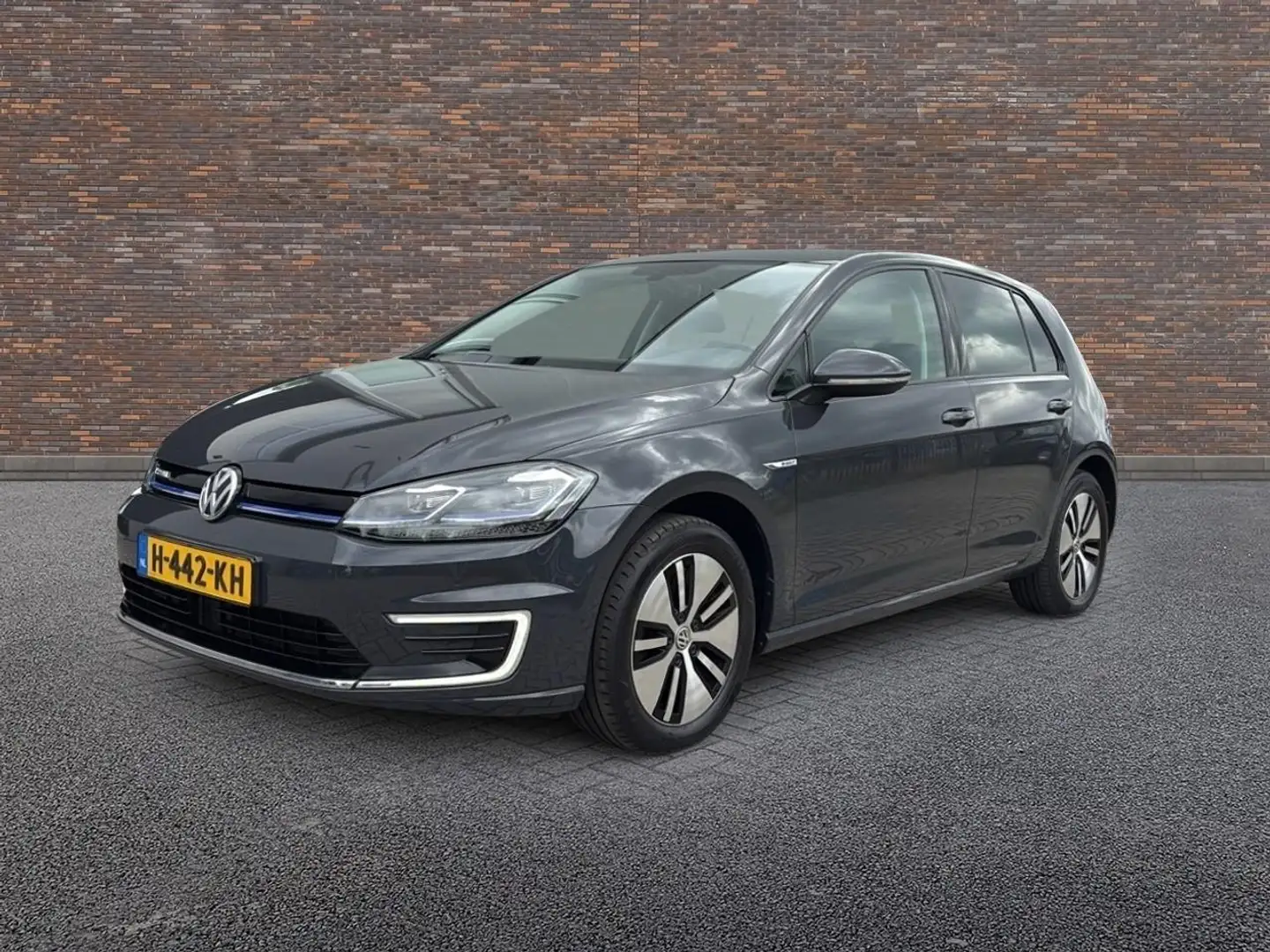 Volkswagen e-Golf E-DITION siva - 2