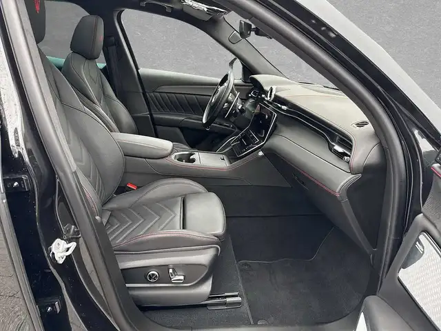 Maserati Grecale view 3