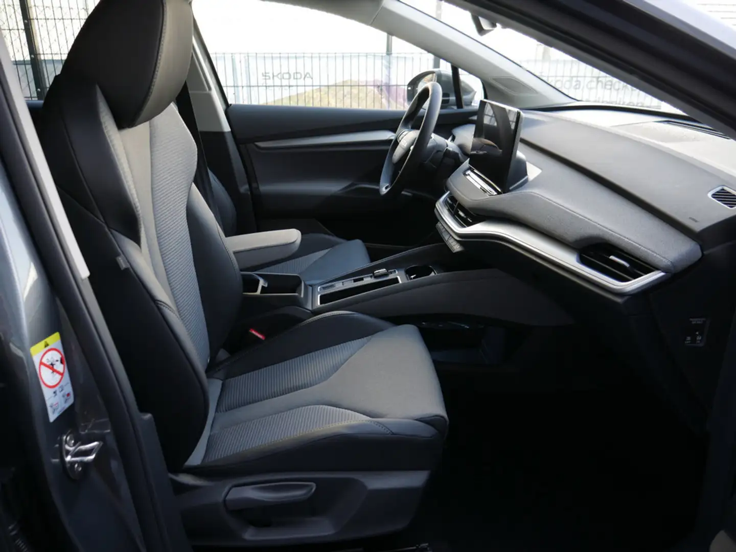 Skoda Enyaq 85 KEYLESS PDC SHZ KAMERA NAVI ACC LED Grau - 2