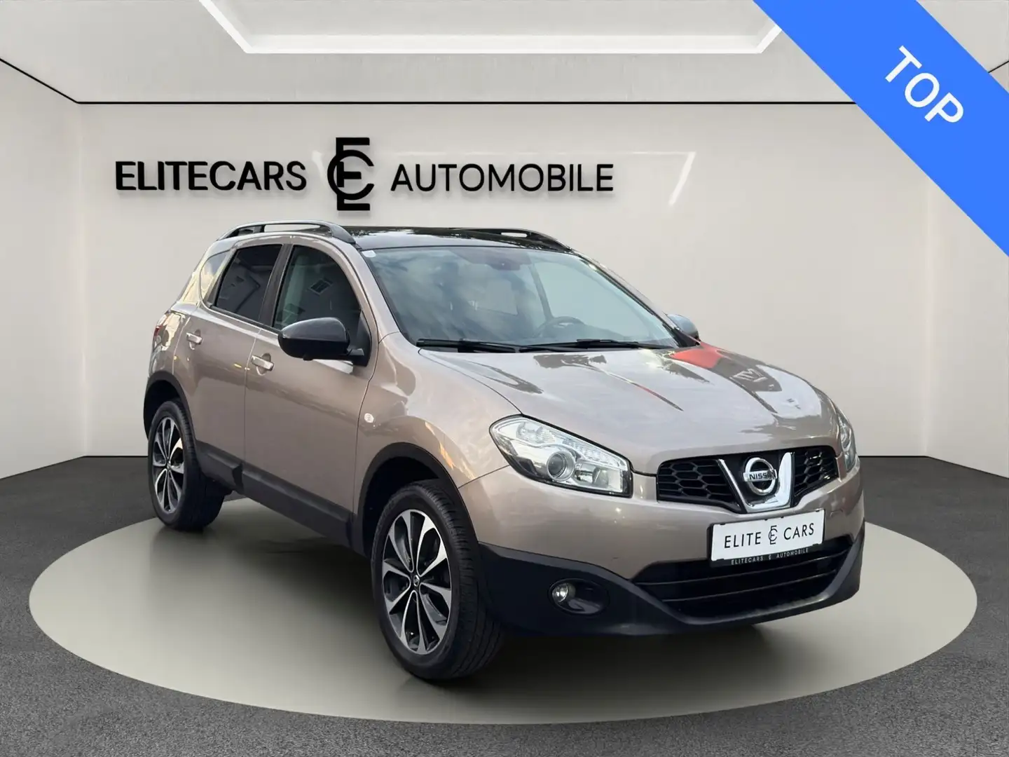 Nissan Qashqai 1,6 16V / 360 Grad Kammera / Panorama Glas / Temp Bronze - 1