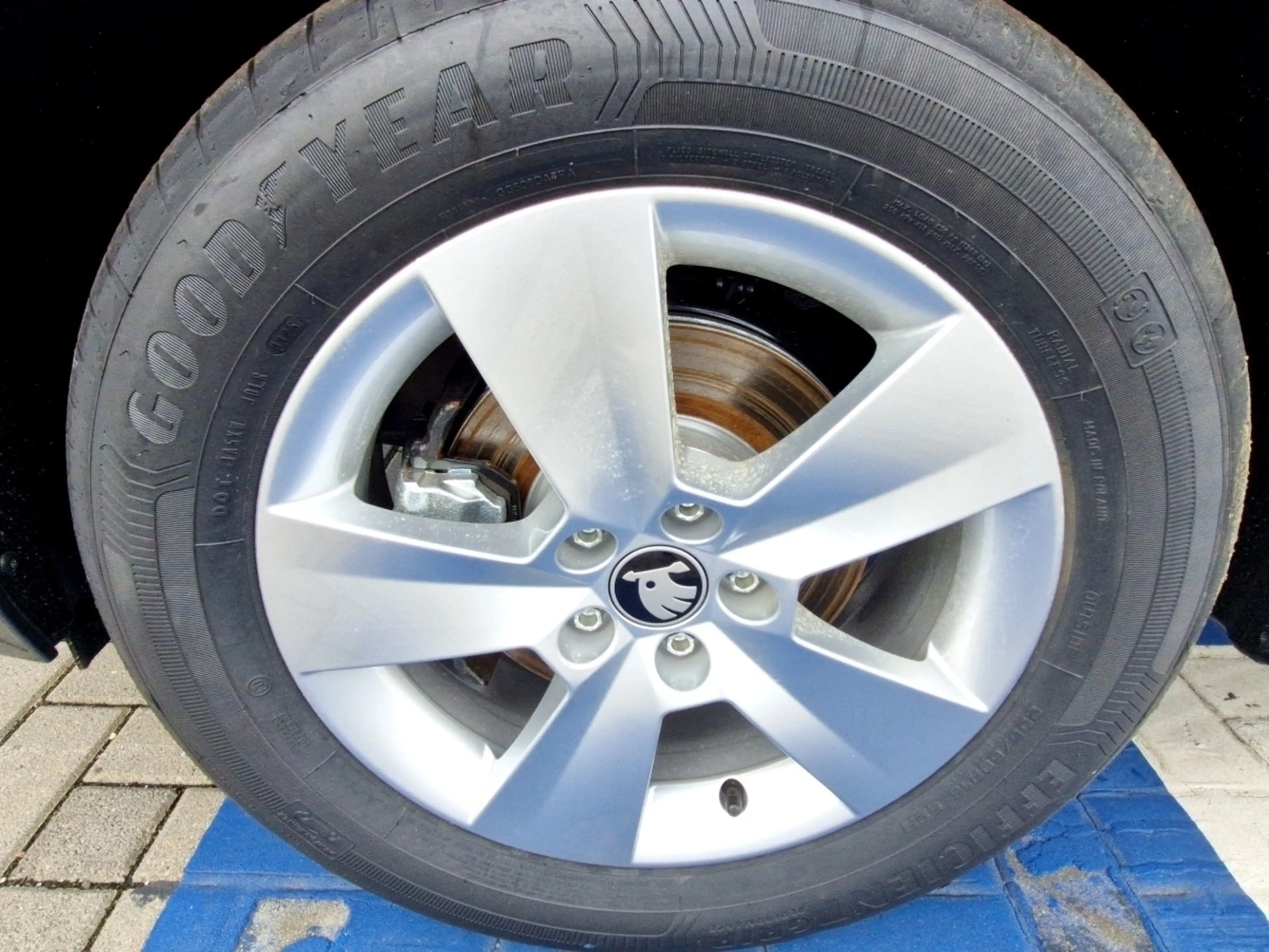 Skoda Kamiq 1.0 TSI Essence LED Klima Sitzheizung PDC — photo 14