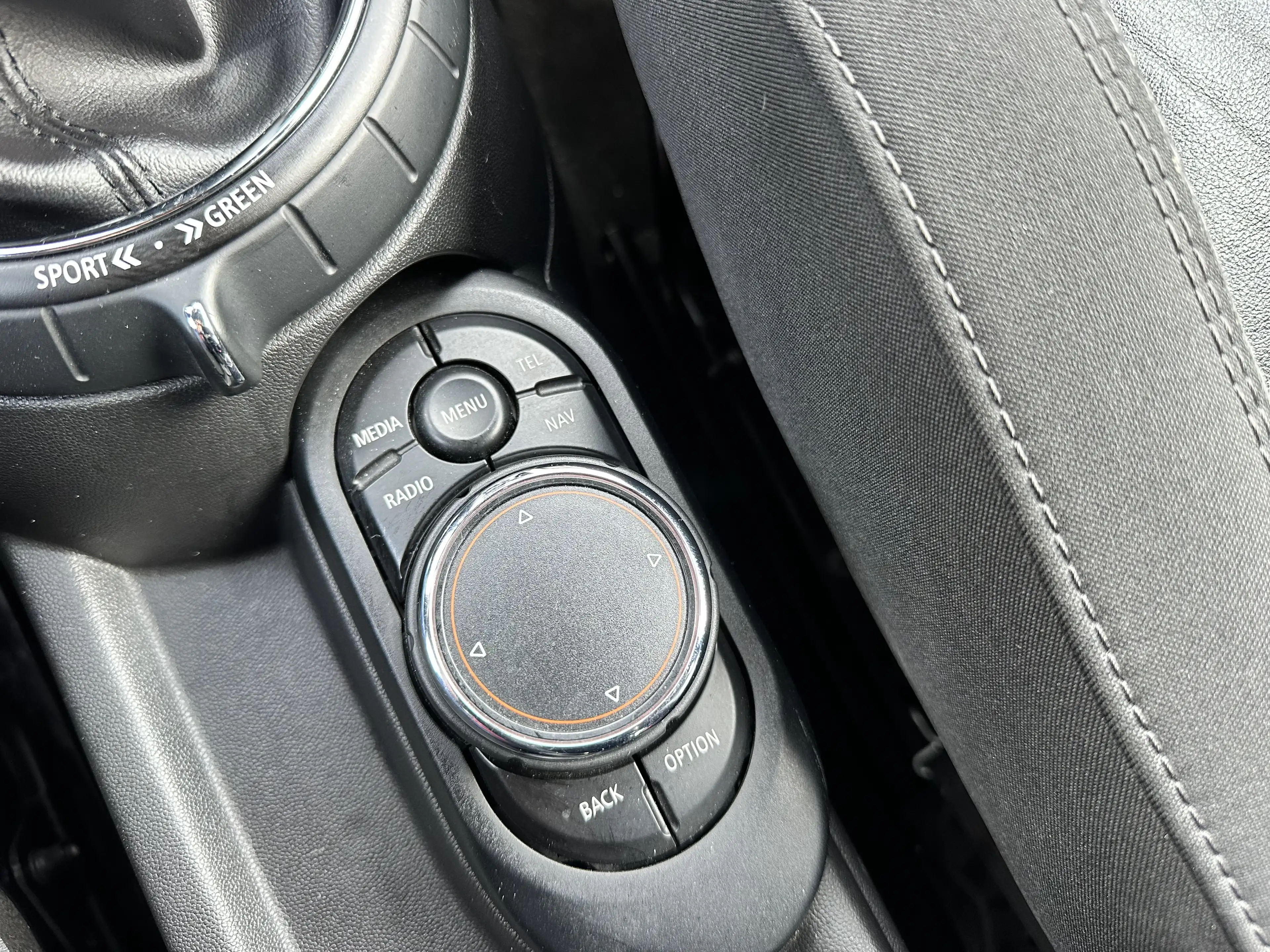 MINI Cooper D Mini 1.5 D Cooper — photo 11