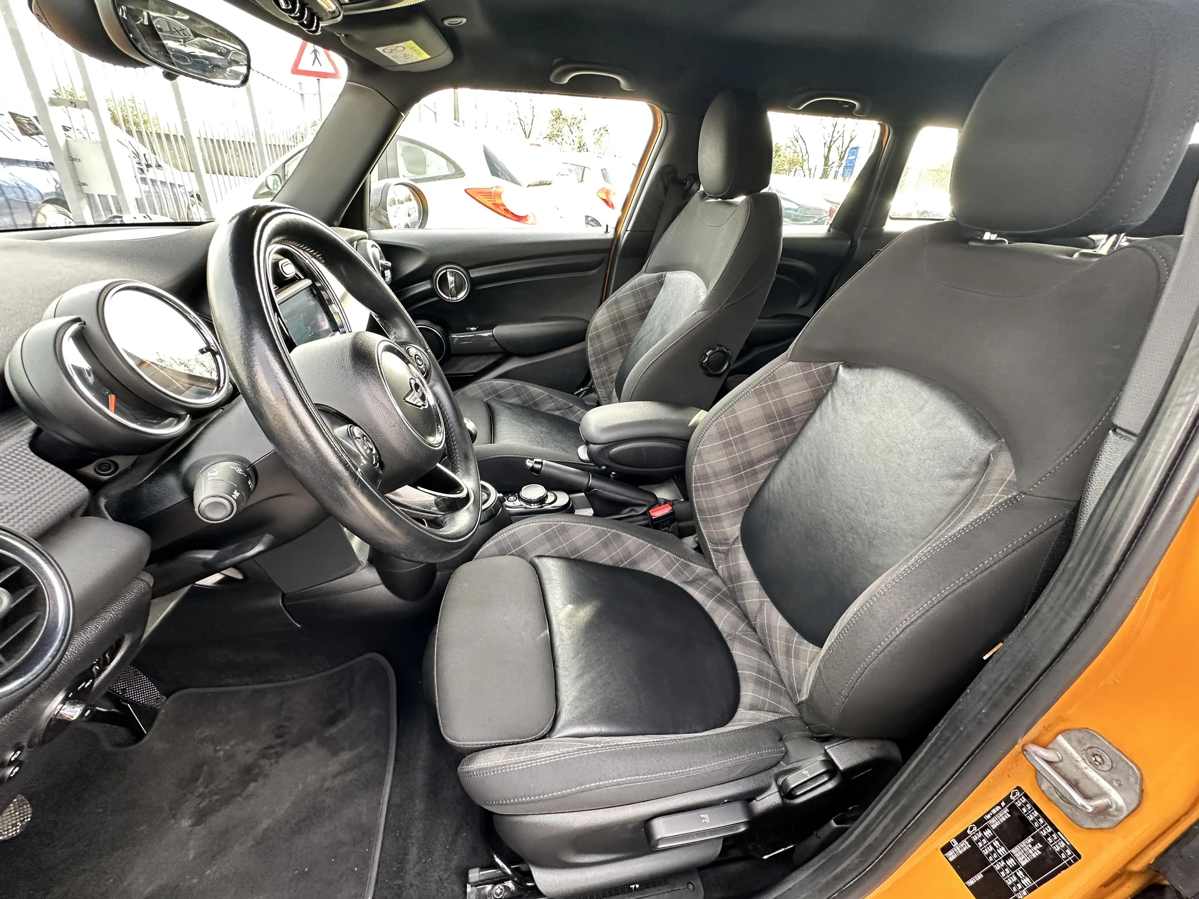 MINI Cooper D Mini 1.5 D Cooper — photo 12