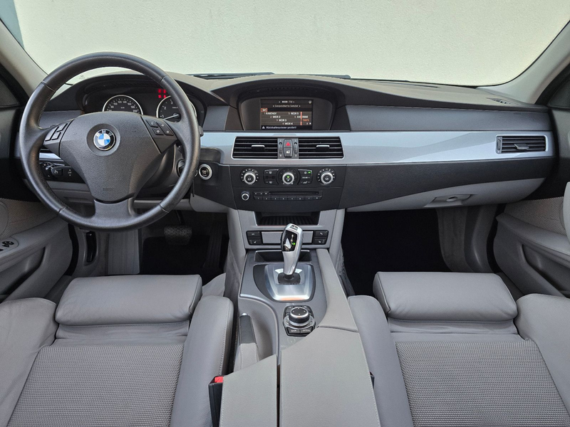 BMW 523 i Limousine — photo 11