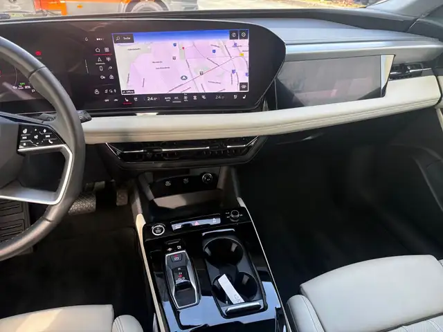 Audi E-Tron view 15
