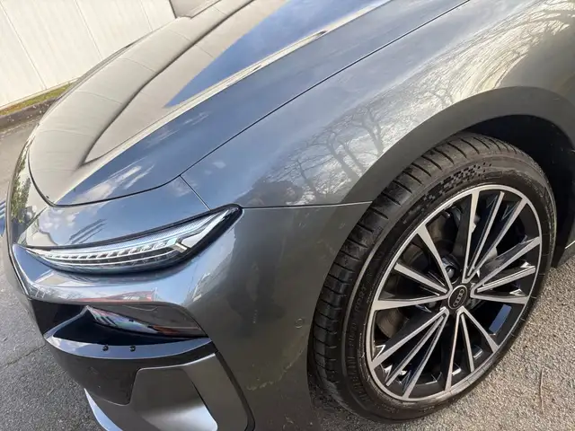 Audi E-Tron view 7
