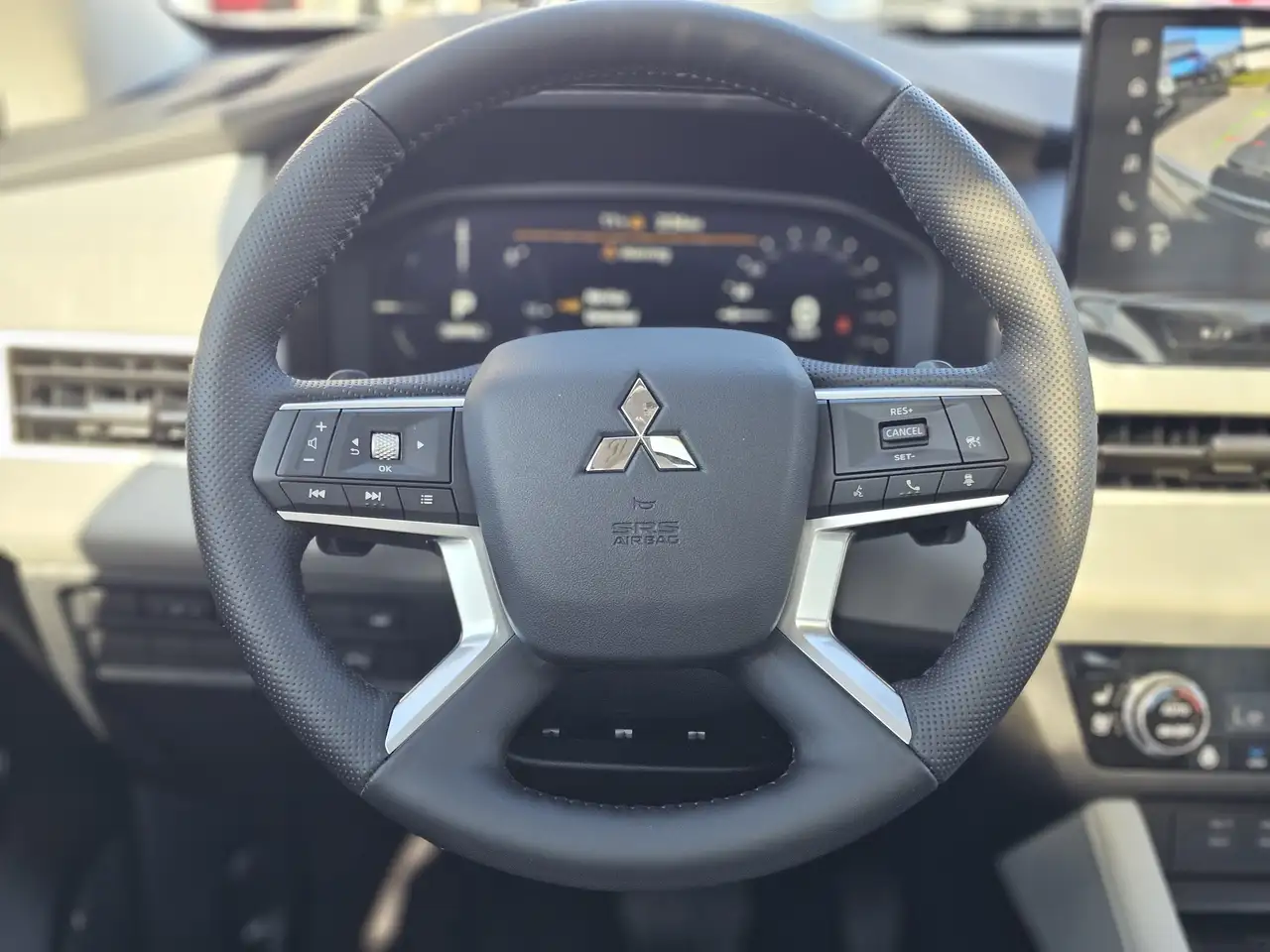 Mitsubishi Outlander снимка Mitsubishi Outlander