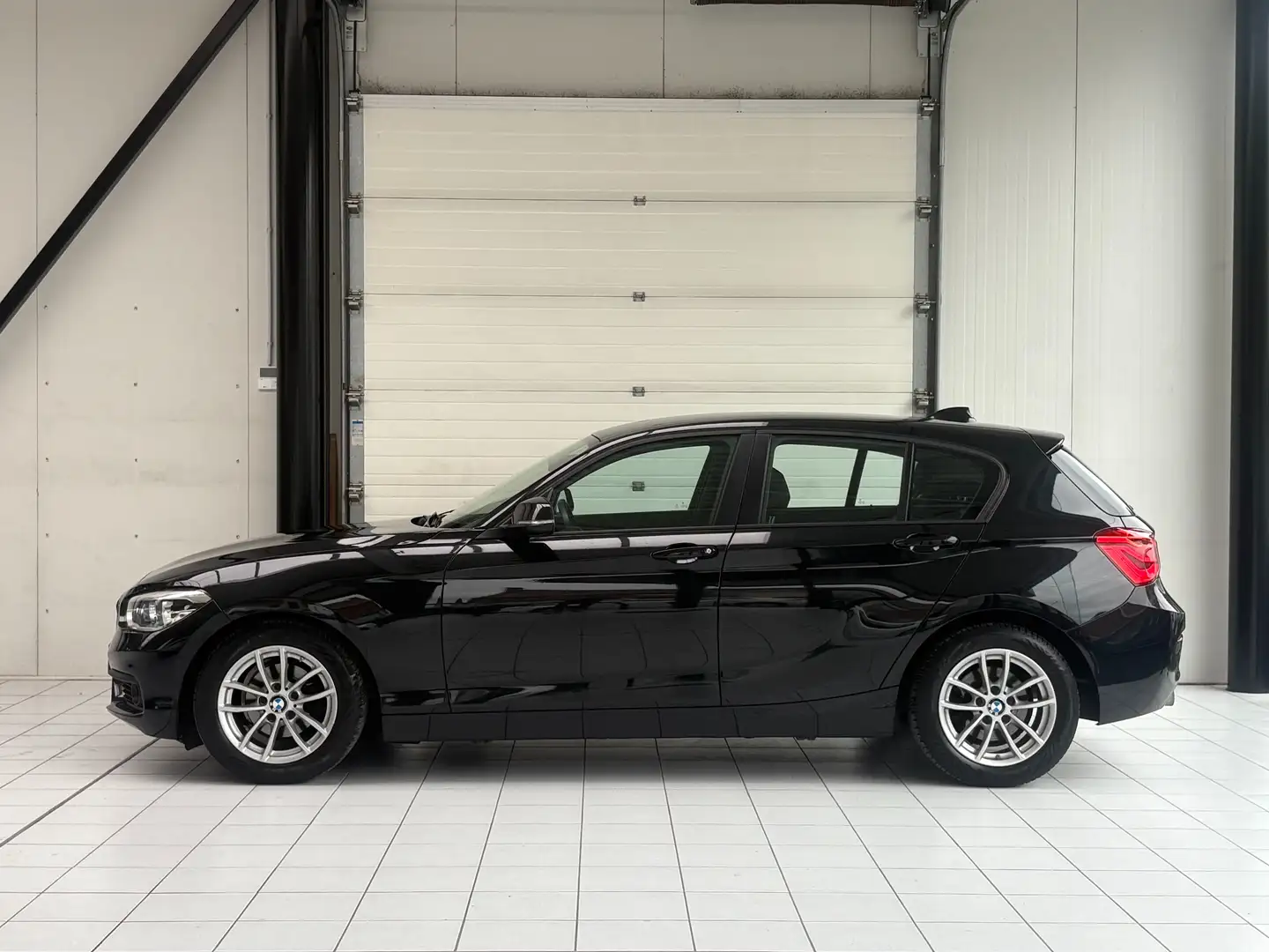 BMW 116 116 d * XENON * GPS * PDC * JANTES * SPORT * Noir - 2