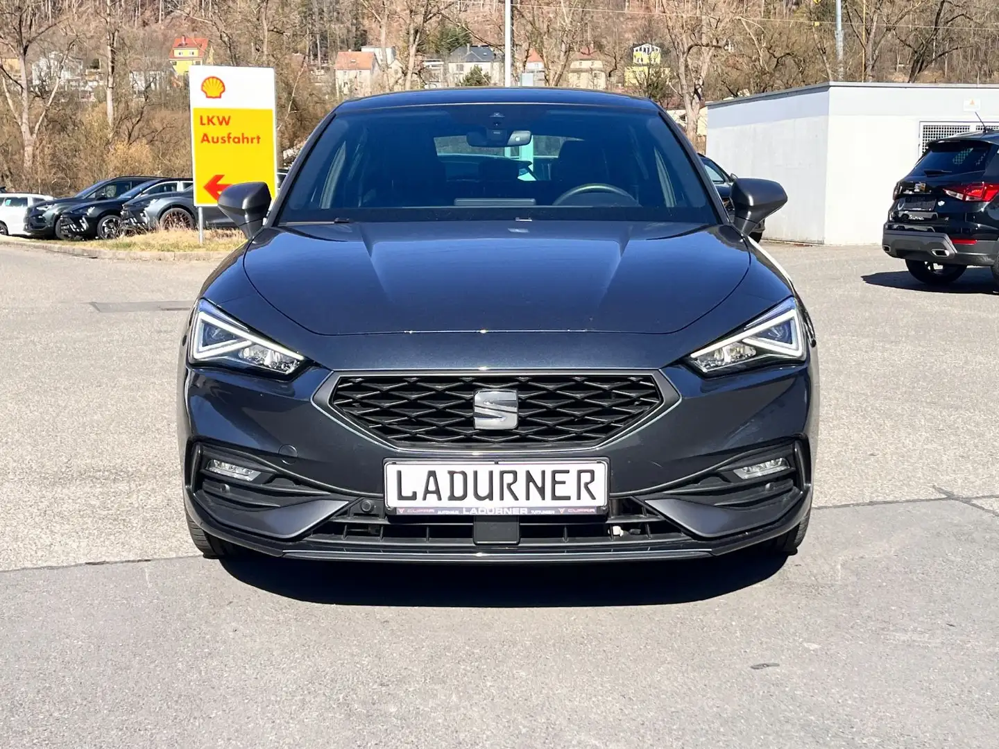 SEAT Leon FR 1.4l e-Hybrid *PANO/SHZ/Ambi Light* Grau - 2