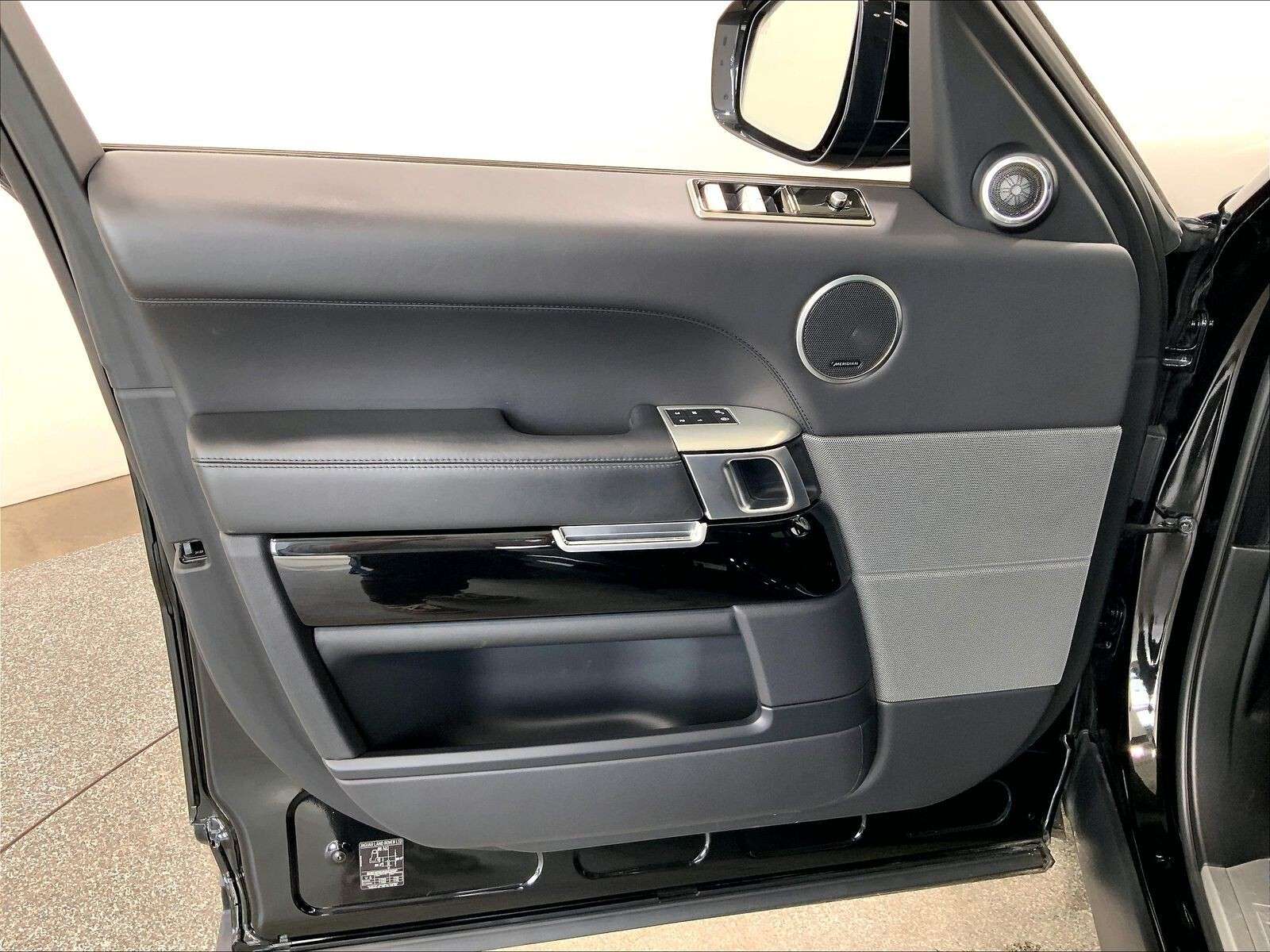 2018 Land Rover Range Rover Sport Range Rover Sport SVR, Surround View Camera! thumb 21