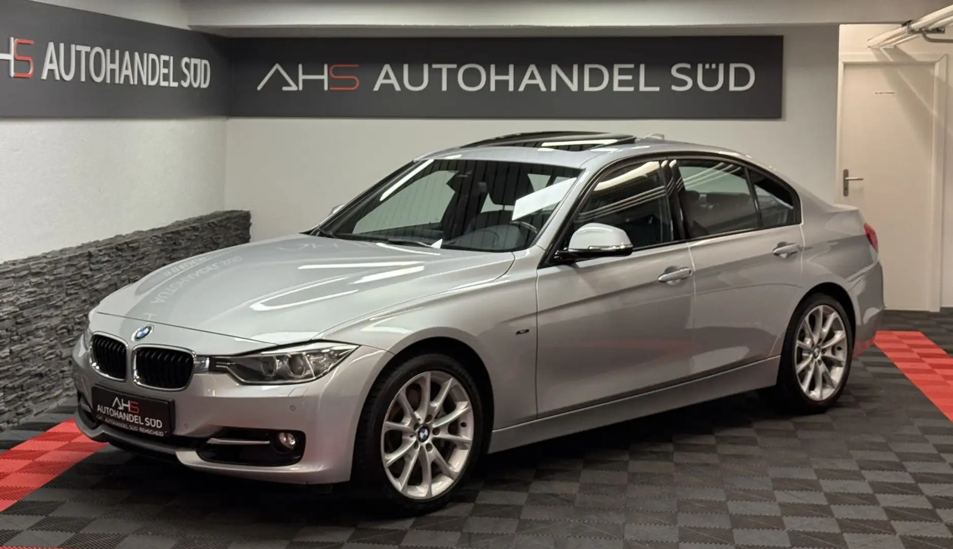 BMW 335 i xDrive*SPORT*HUD*GDACH*LEDER*H&K Silber - 1