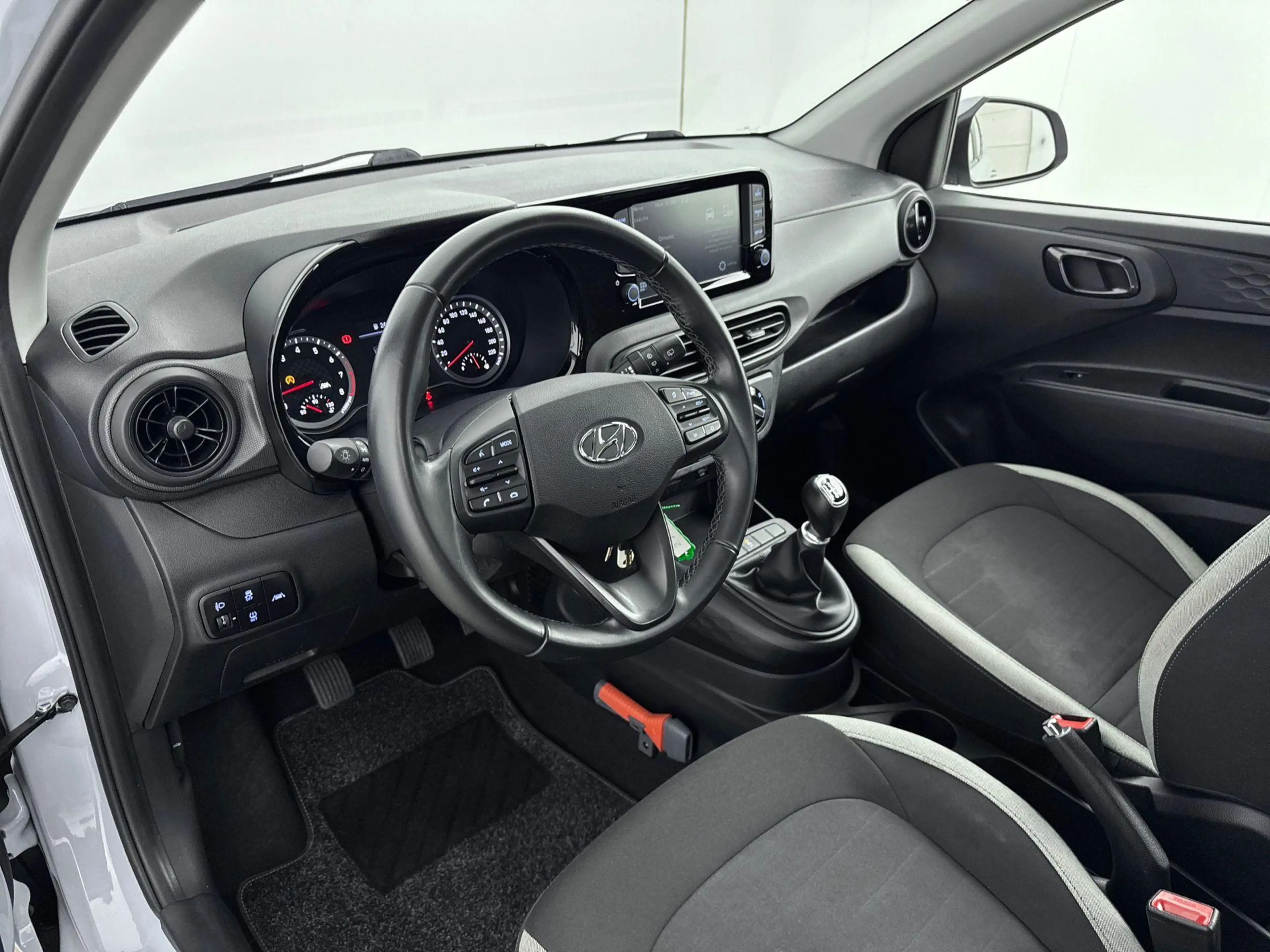 Hyundai i10 1.0 Comfort | Elektrische ramen | Trekhaak Fietsen — photo 15