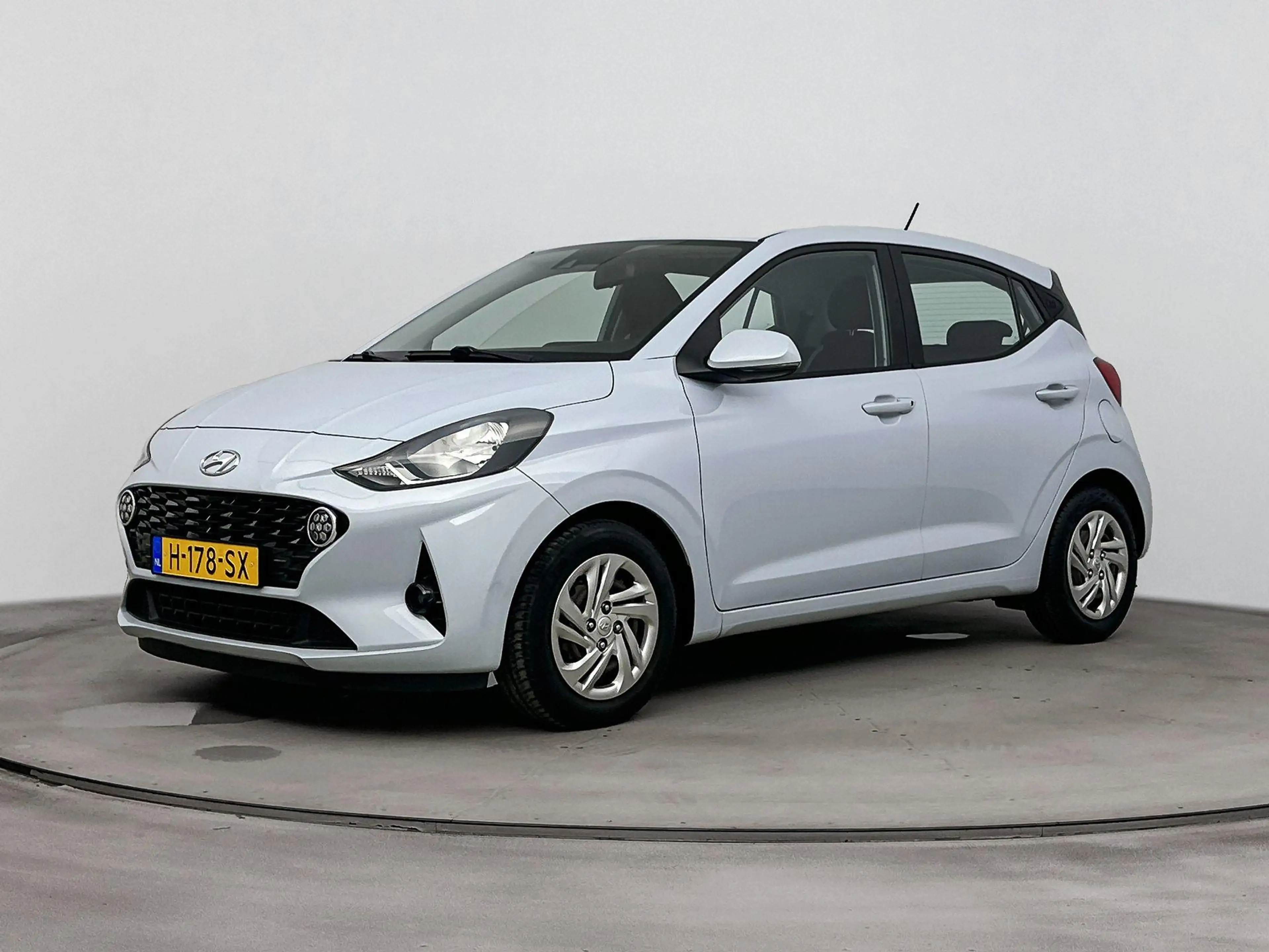 Hyundai i10 1.0 Comfort | Elektrische ramen | Trekhaak Fietsen — photo 10