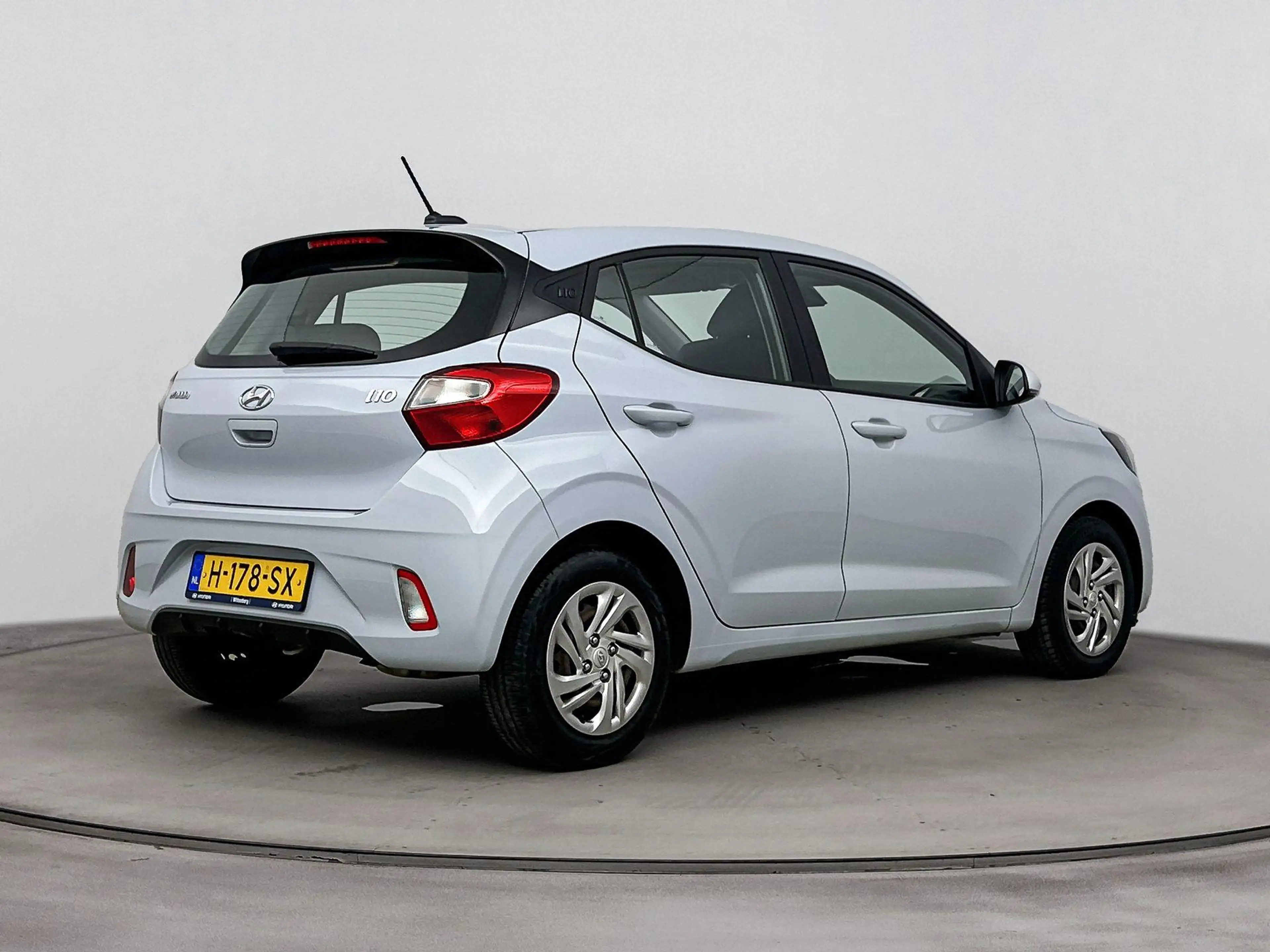 Hyundai i10 1.0 Comfort | Elektrische ramen | Trekhaak Fietsen — photo 2