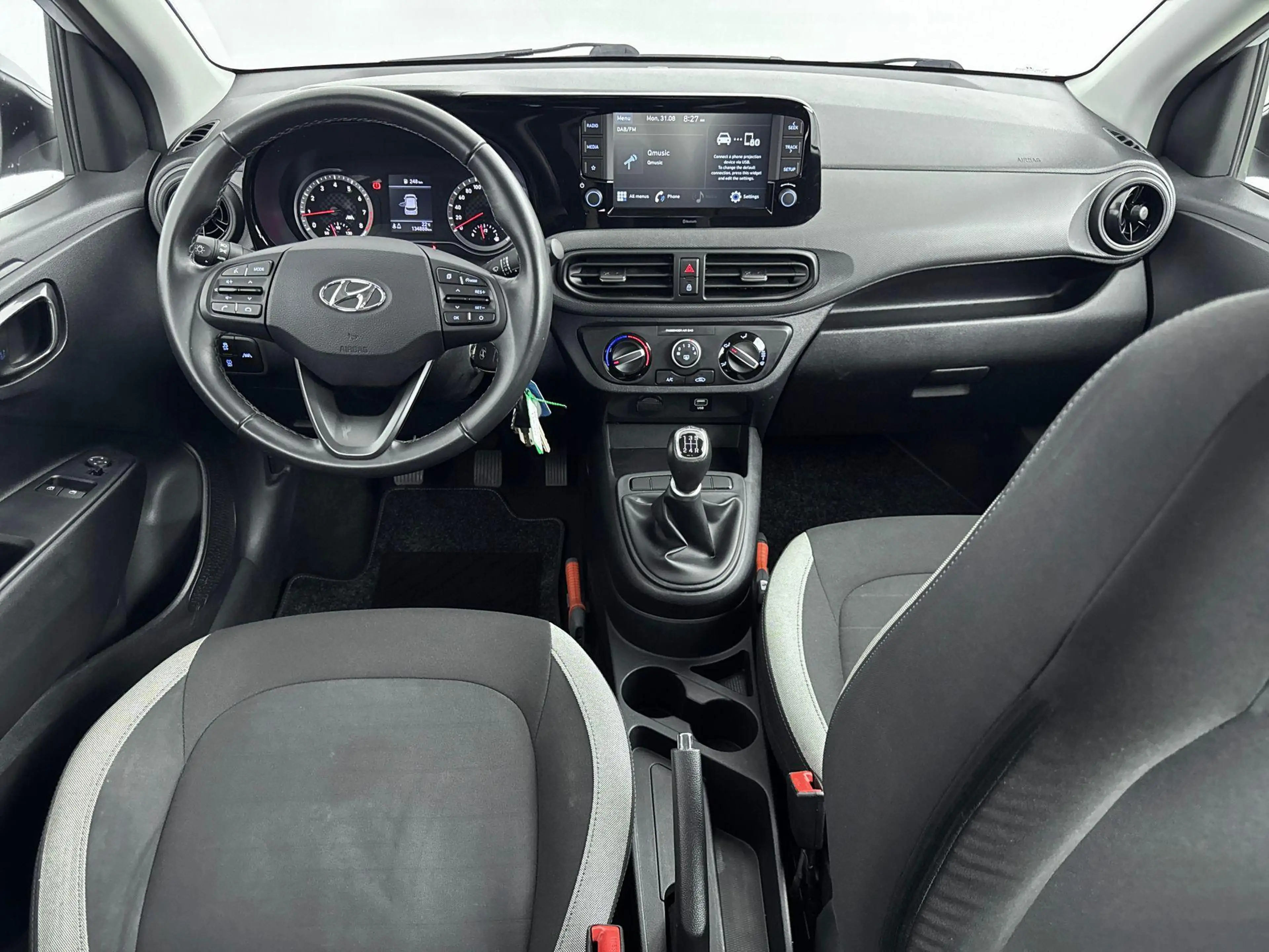 Hyundai i10 1.0 Comfort | Elektrische ramen | Trekhaak Fietsen — photo 11