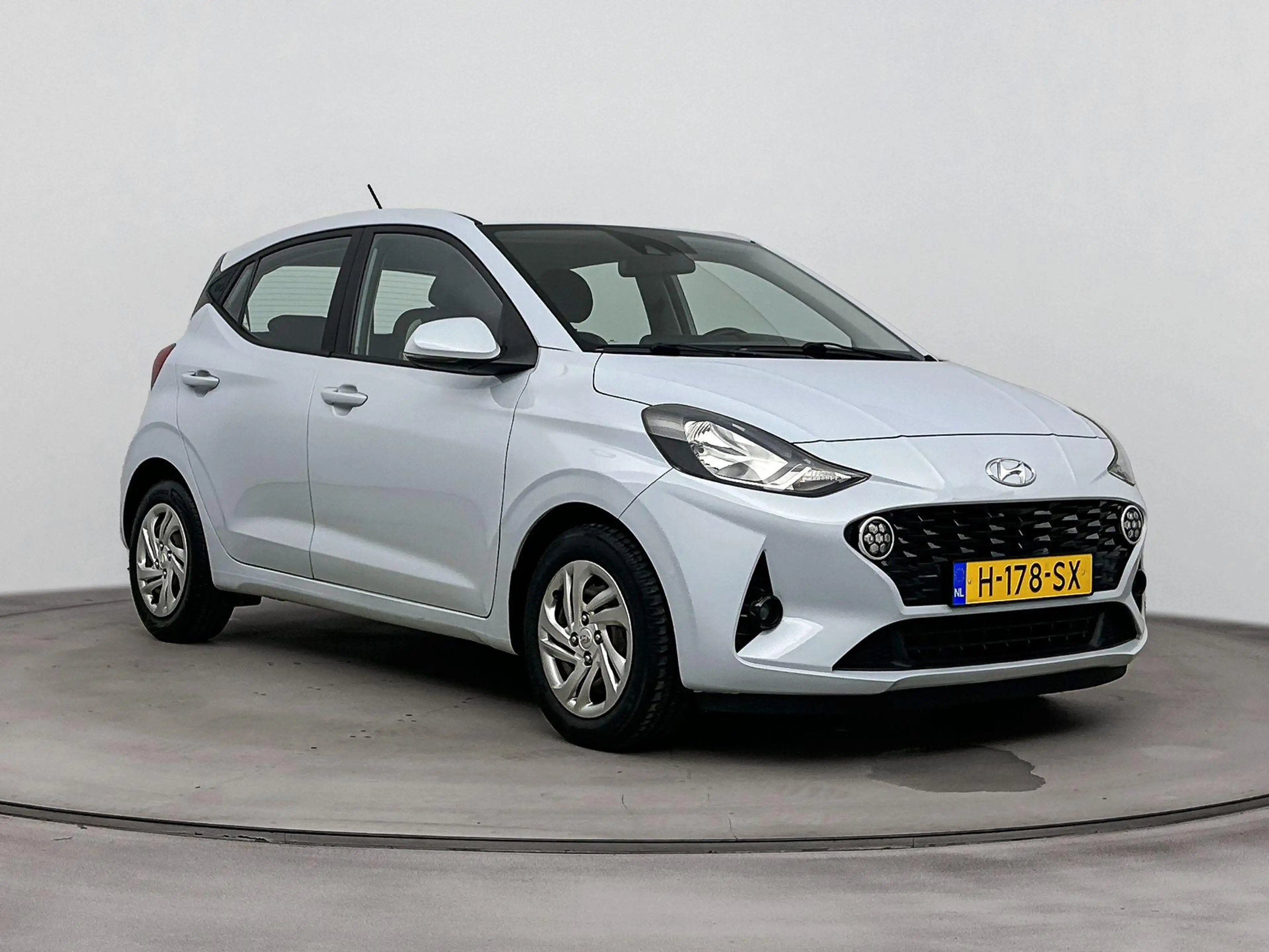Hyundai i10 1.0 Comfort | Elektrische ramen | Trekhaak Fietsen — photo 7