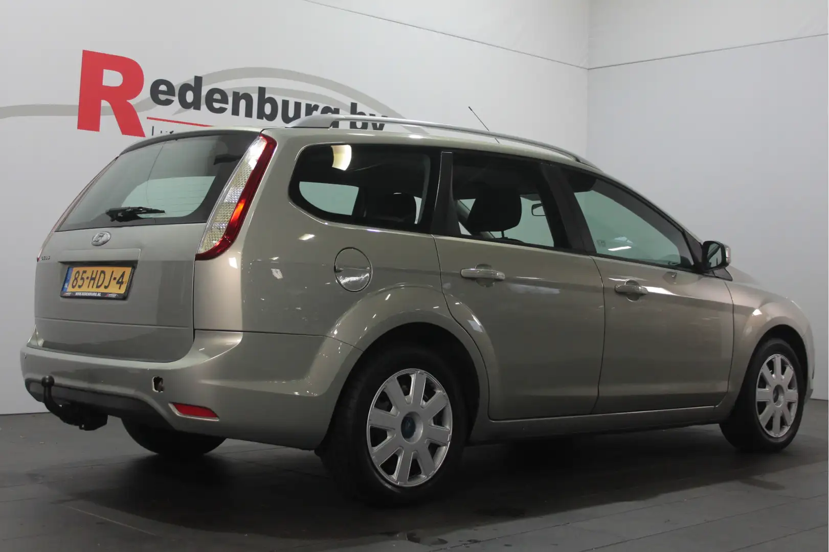 Ford Focus Wagon 1.6 Trend - Airco / Radio / Cruise / Trekhaa Grün - 2