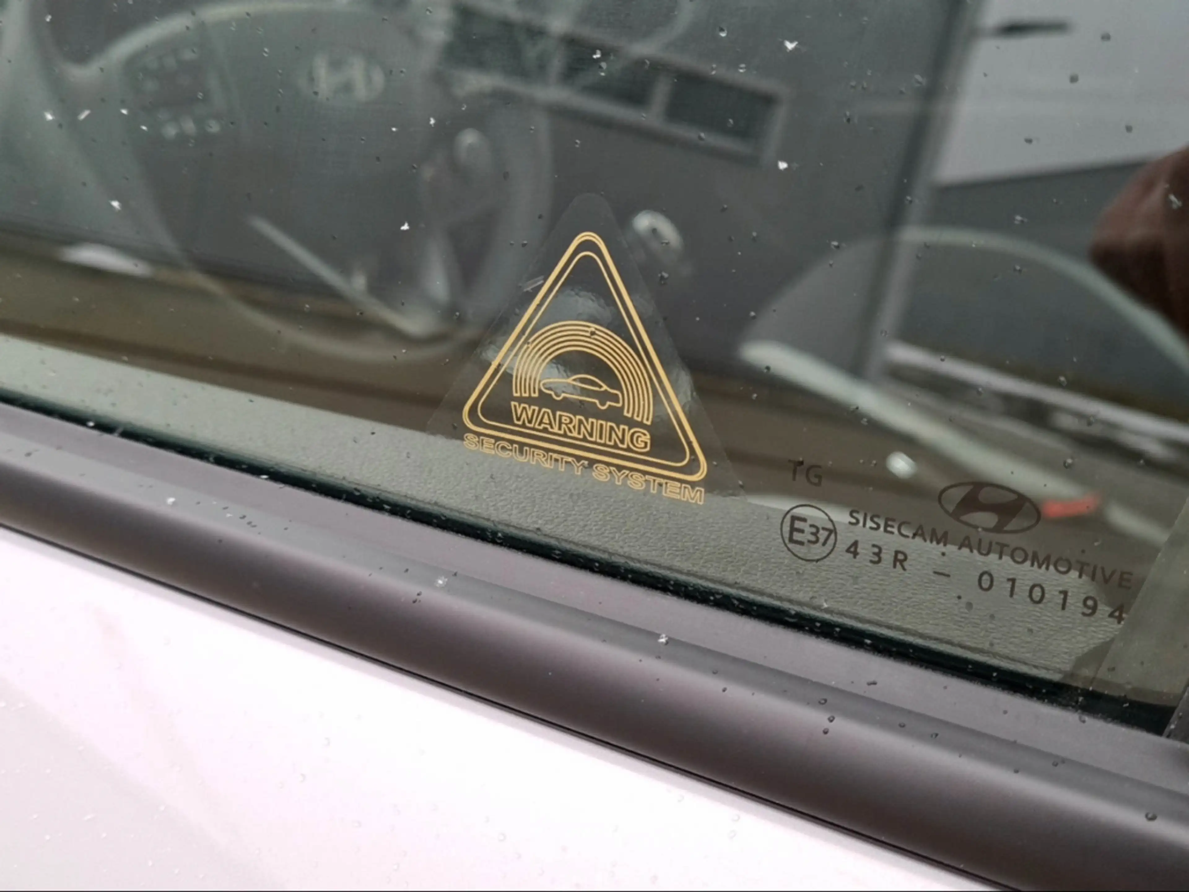 Hyundai i10 1.0 Automatik Sitzheizung Navi PDC Kamera App Conn — photo 11